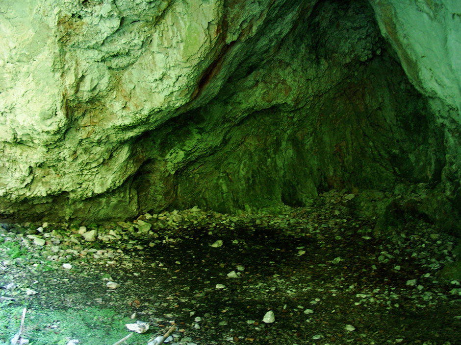 Bärenlochsteig mit Höhle rechte Seite