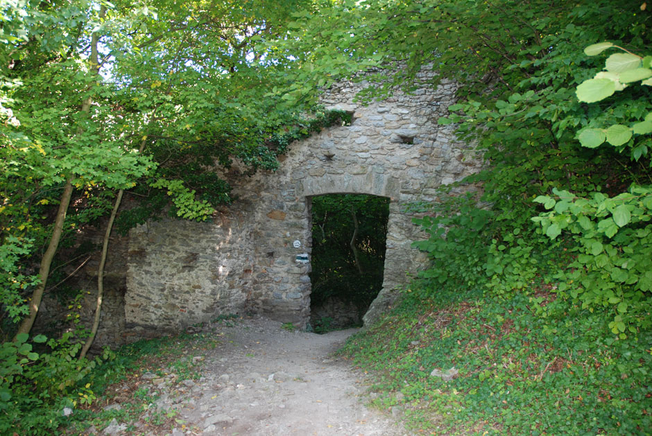 Burgruine Dürnstein, Rüwärtiger Eingang