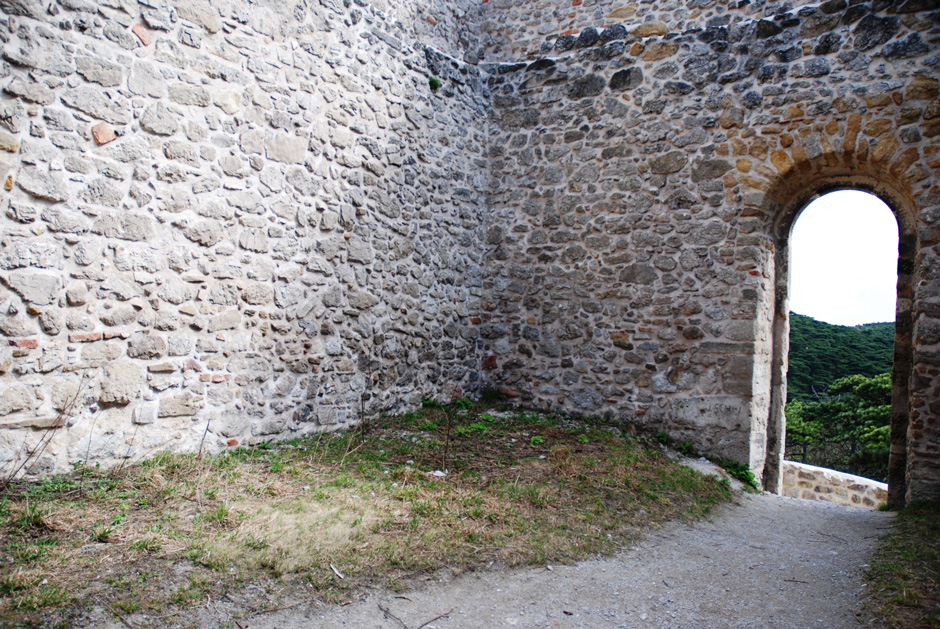 Burgruine Mödling, im Turm