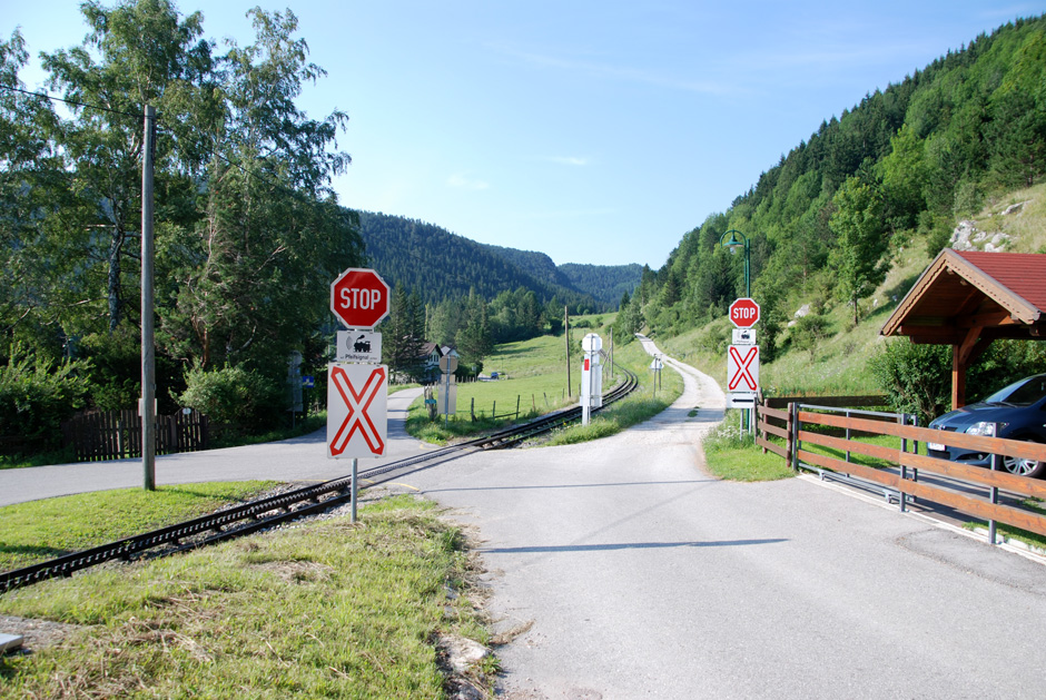 rechts Forstweg Hengstweg