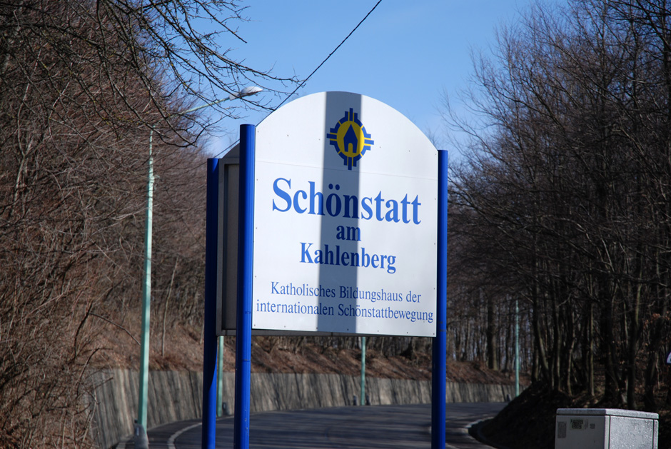 Hinweistafel Schönstatt am Kahlenberg