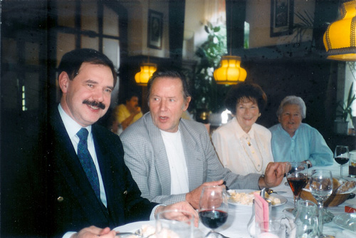 Im Restaurant Adam: Urenkel, Albert Milde, Gerhard Neulinger, Herta Klein, Emmi Neulinger