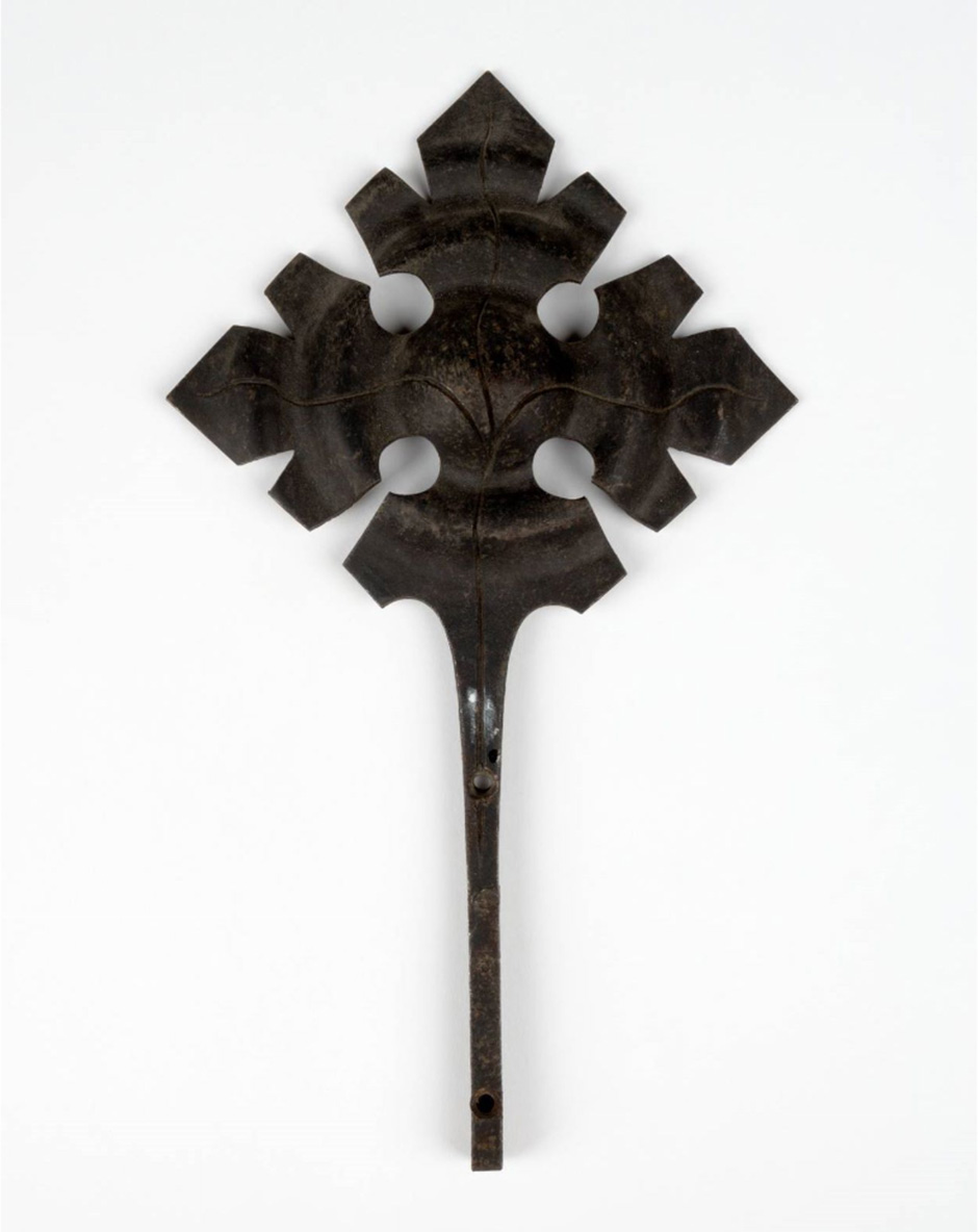 MAK Archivbild 84: Beschlag, Eisen geschwärzt, HxB 17,5x10,2 cm, 1867 bis 1900