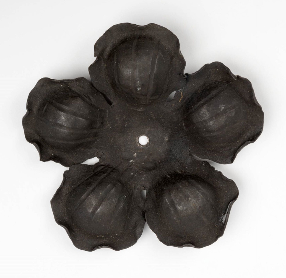 MAK Archivbild 128: Beschlag, Eisen geschwärzt, Durchm.10 cm, 1867 bis 1900
