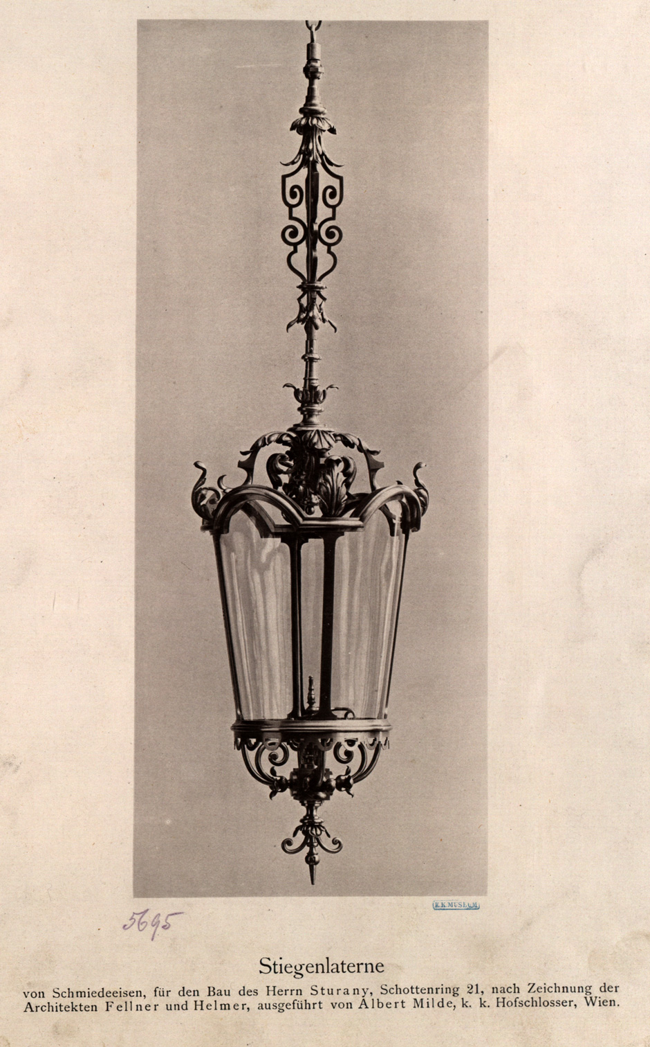Schmiedeeiserne Stiegenlampe für das Palais des Herrn Hofbaumeister Sturany, 1010 Wien, Schottenring 21