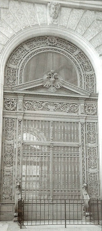 Eingangstor der Neuen Hofburg auf dem Heldenplatz von Franz Knotz