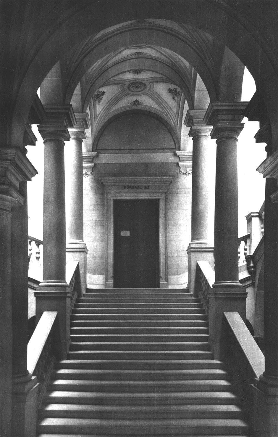 Archivbild: Wiener Universität, Treppe für die Studierenden