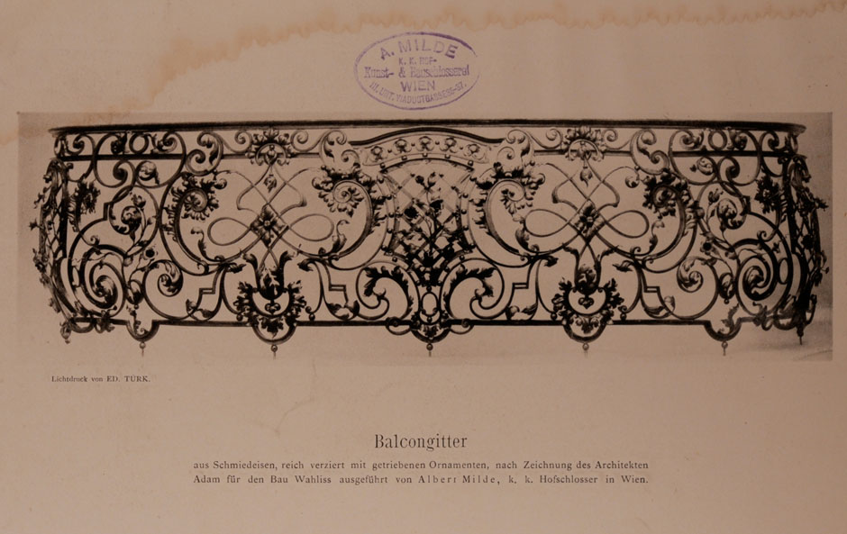 Archivbild: Palais Wahliss, schmiedeeisernes Balkongitter mit reichverzierten getriebenen Ornamenten